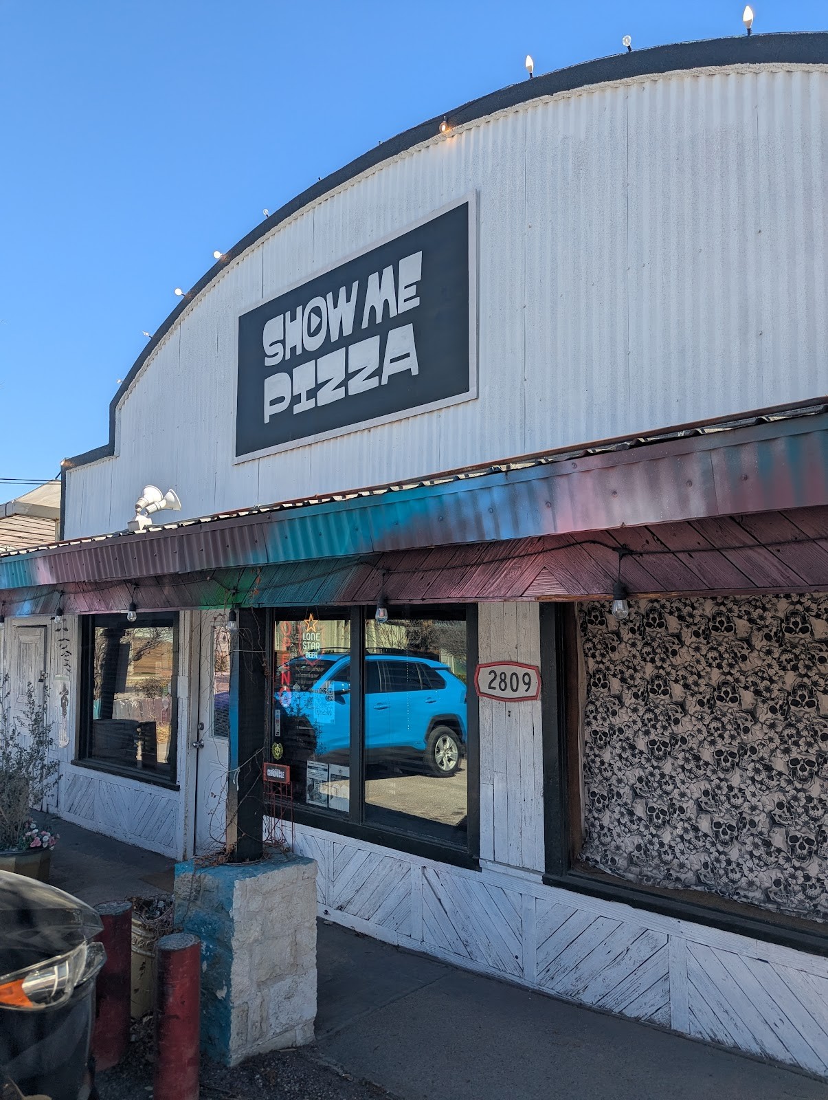 Show Me Pizza: the place