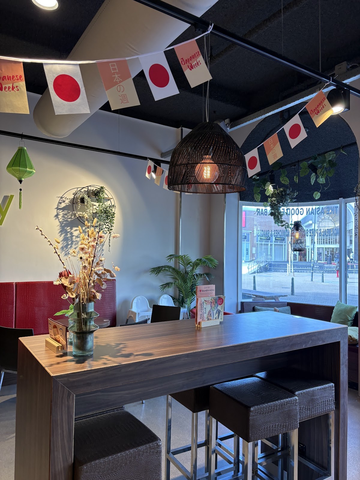 Eazie - Gevers Deynootweg: the place