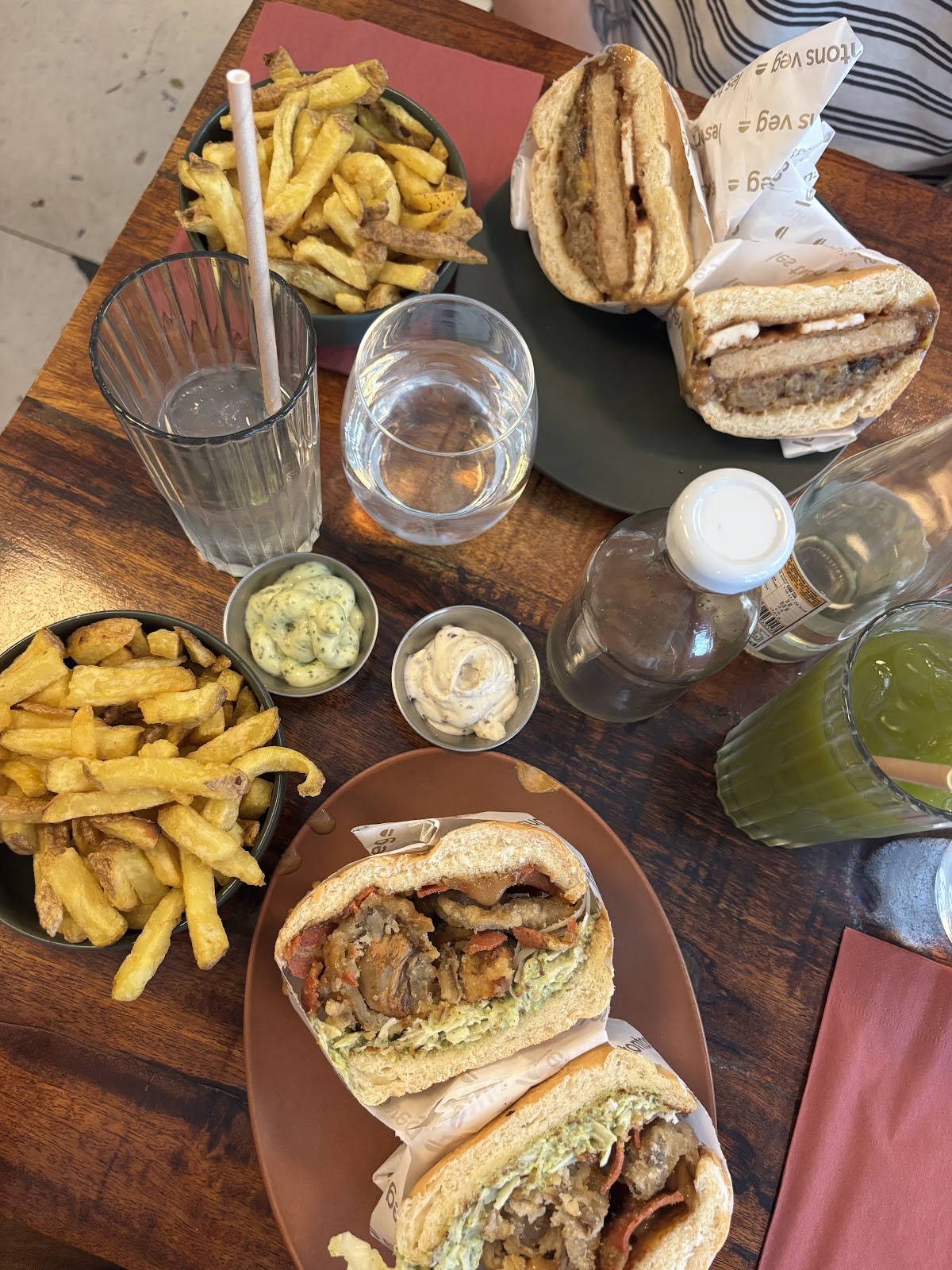 Les Tontons Veg: food & drinks