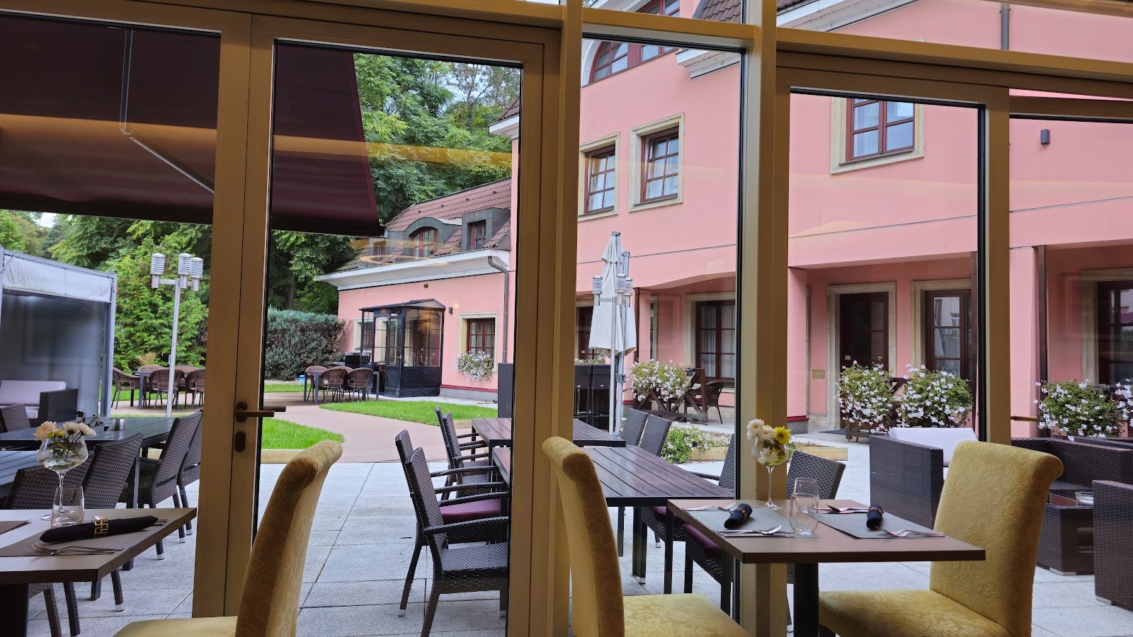 Hoffmeister restaurant in Hotel Hoffmeister&Spa: the place