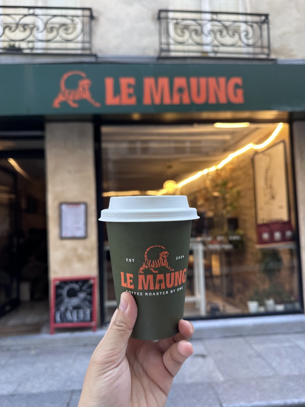 Le Maung Coffee Roaster by OMG: the place