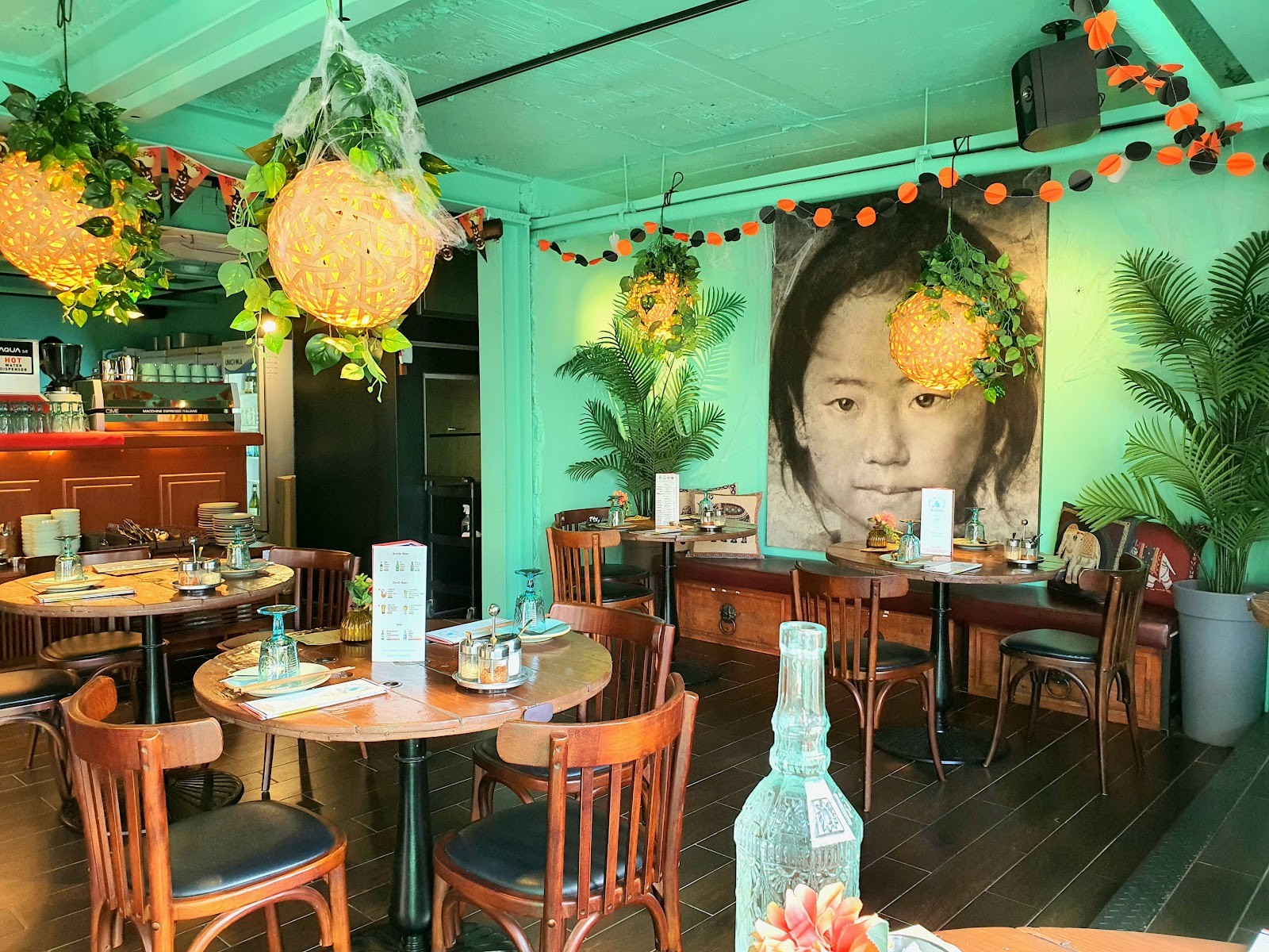 Ssong Thai Itaewon: the place