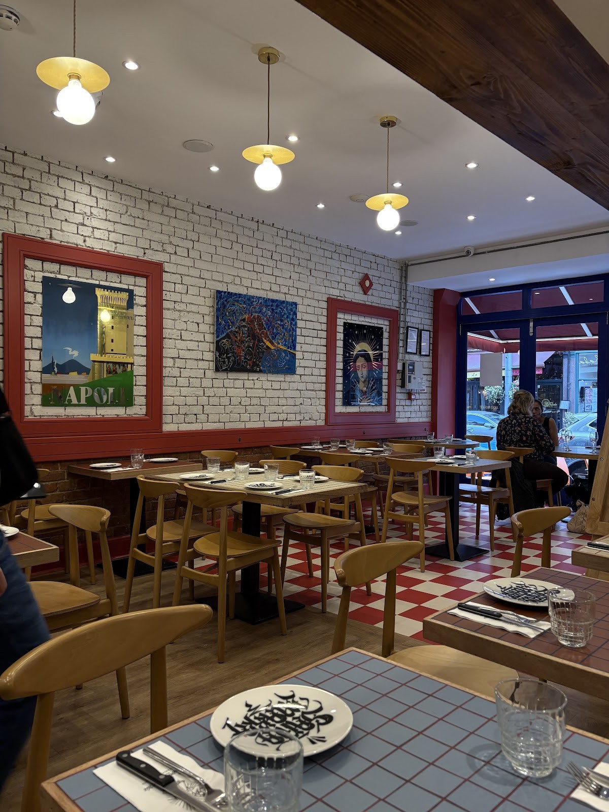 Santa Maria Pizzeria Ealing: the place