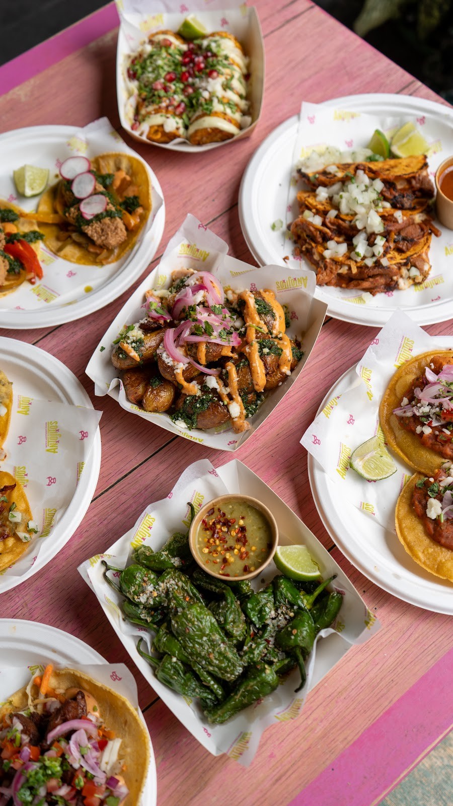 Antojitos: food & drinks