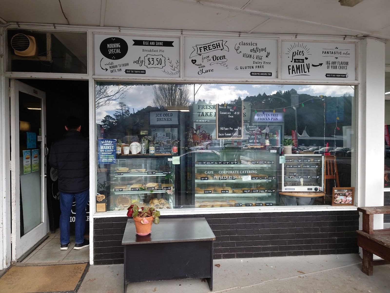 Pioneer Pies: the place