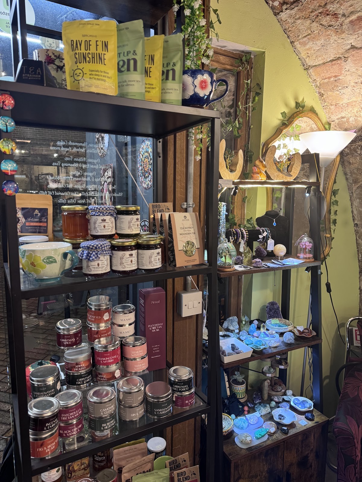 ZENNONI Book, Gifts and Tea Room (cafe with Greek Food & Desserts): the place