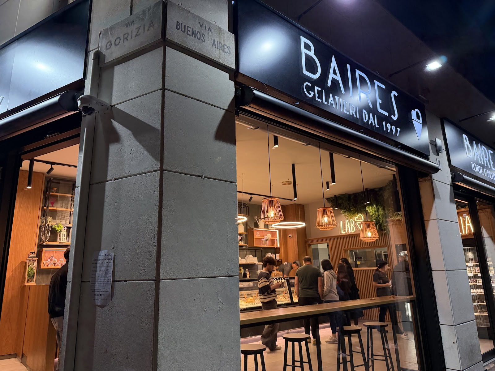 Gelateria Baires 1997: the place