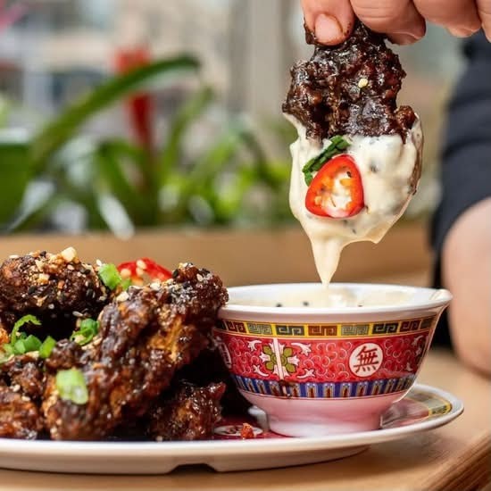 Pow Pow: food & drinks