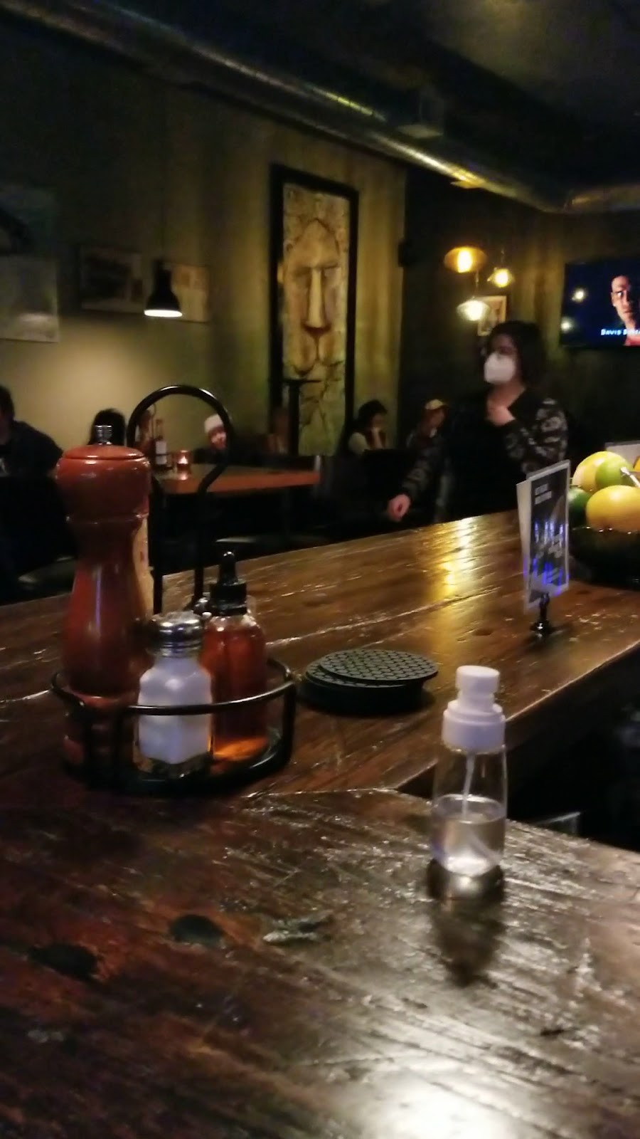 East Glisan Pizza Lounge: the place