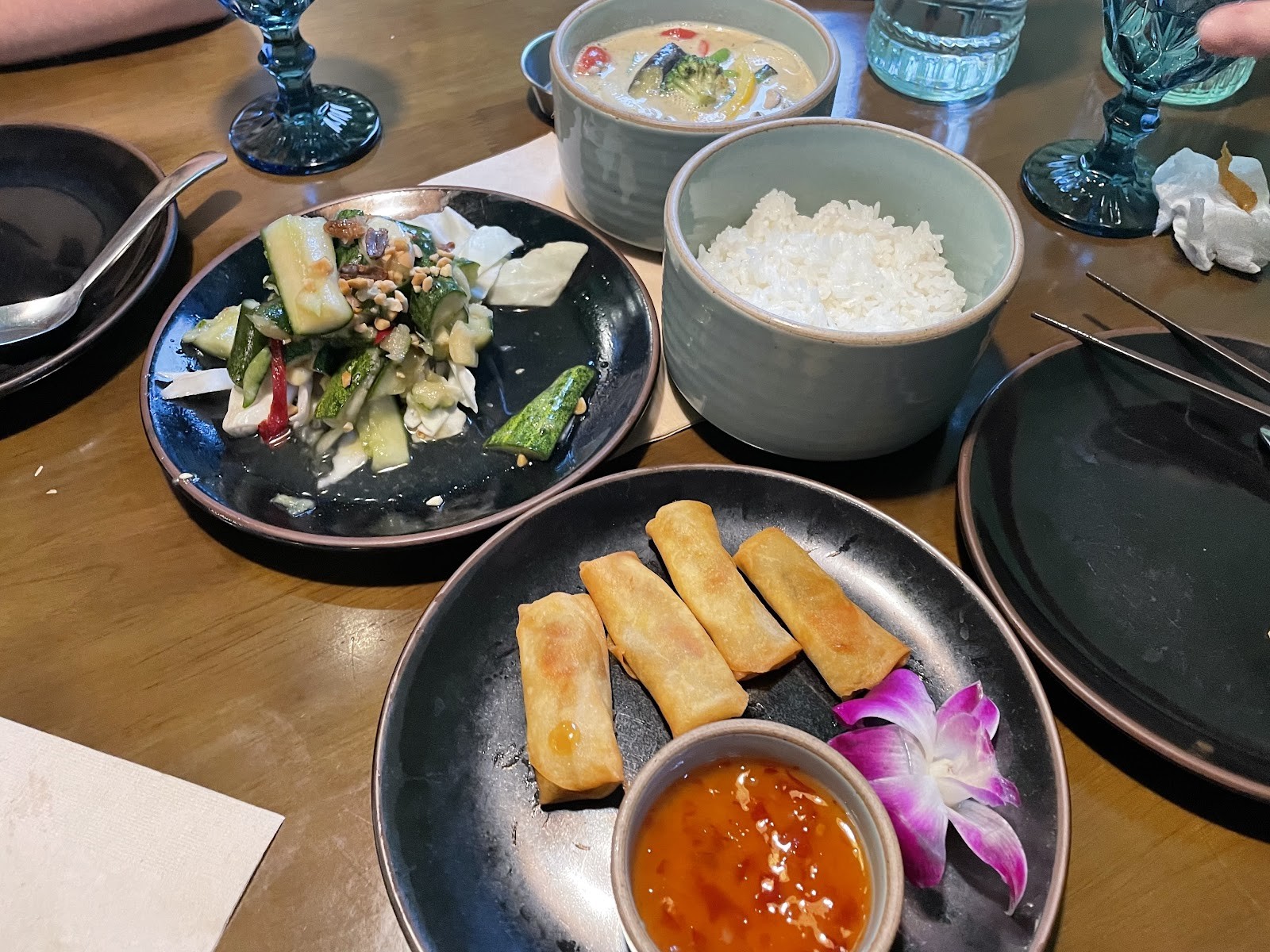 Ssong Thai Itaewon: food & drinks
