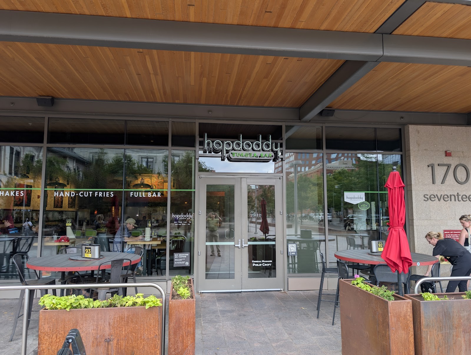Hopdoddy Burger Bar: the place