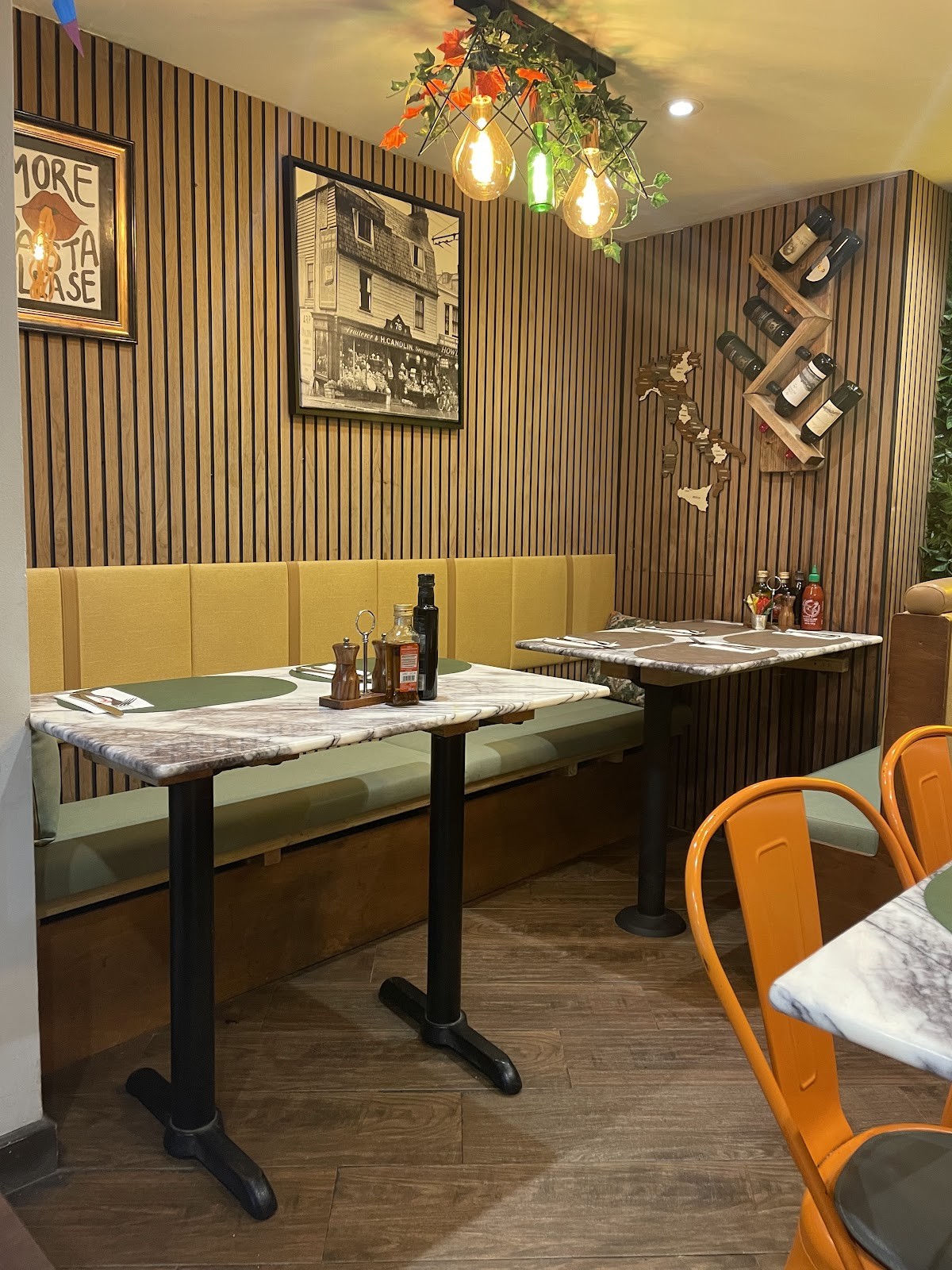 Al Forno Pizzeria: the place