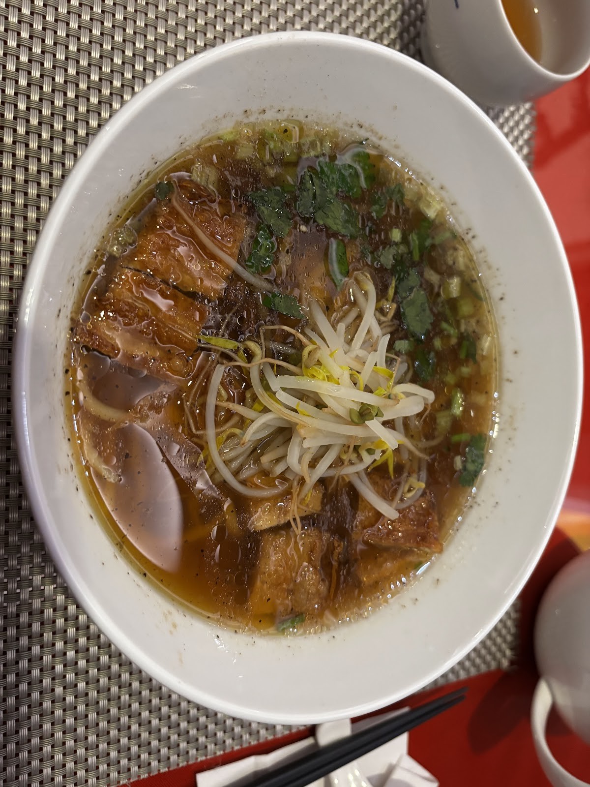 Meimen FángKōngDòng 梅門防空洞: food & drinks