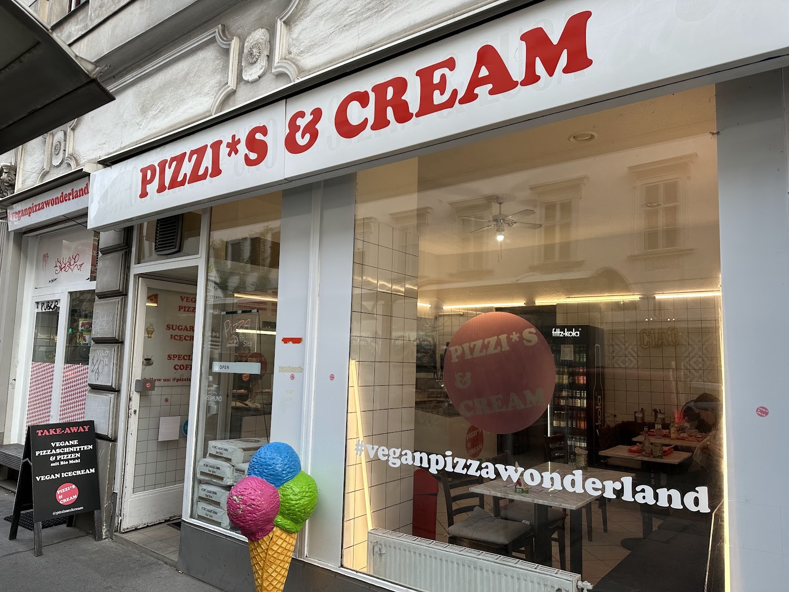 Pizzis and Cream: the place