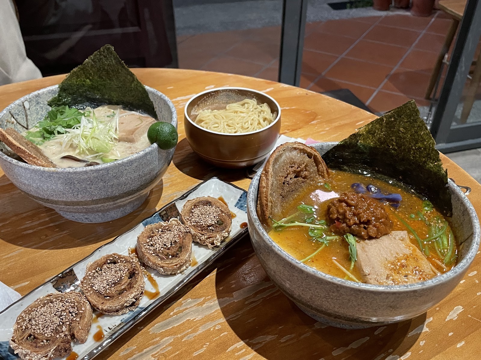 無口小廚 Mukuchi Kitchen & Bar: food & drinks