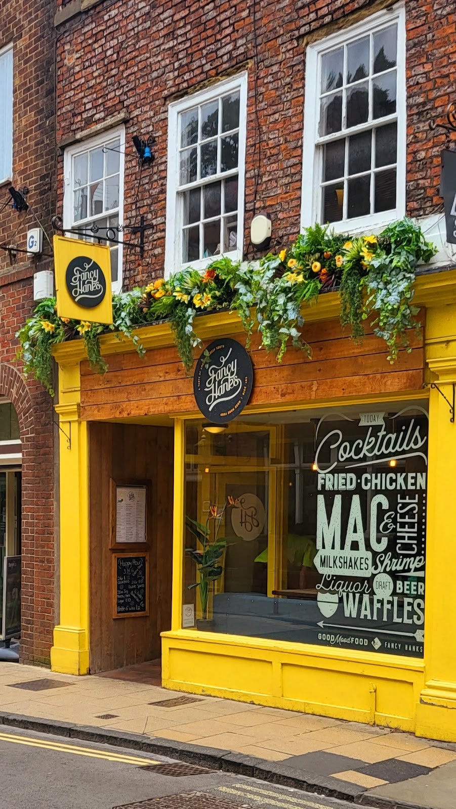 Fancy Hank's Bar & Kitchen: the place