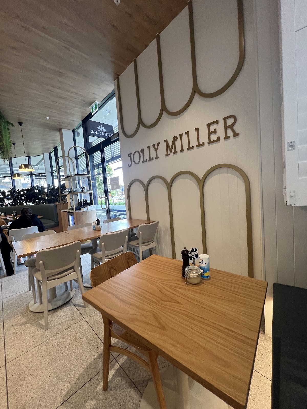 The Jolly Miller (Roxburgh Park): the place