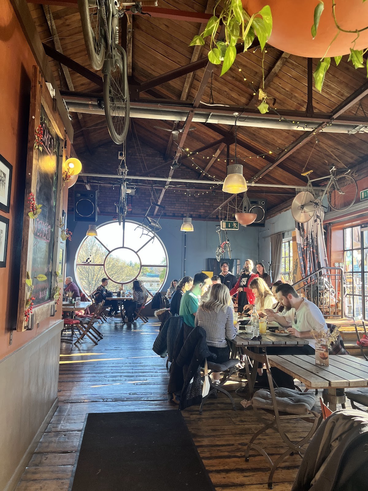 Mud Dock Café: the place