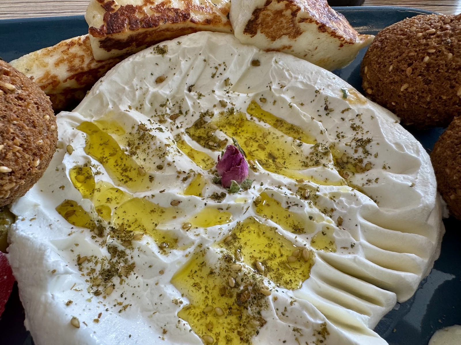 Falafel Garden & Mezze: food & drinks