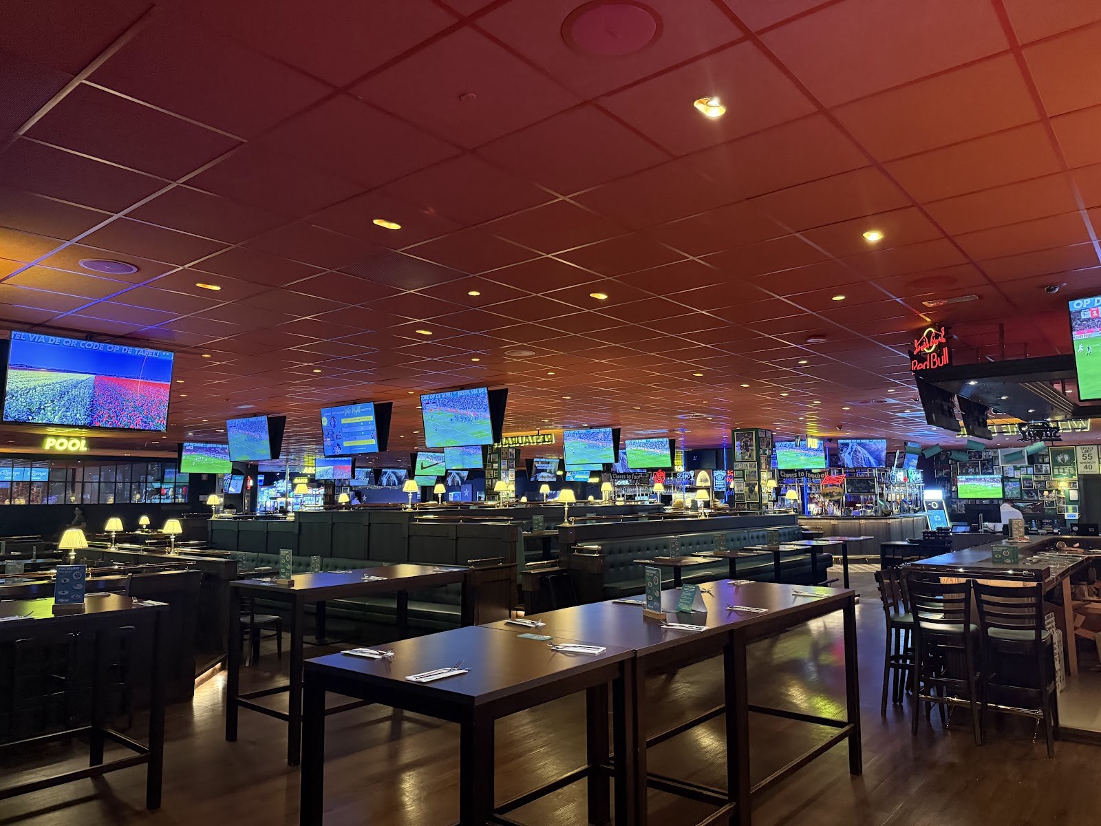 Restaurant O'Learys | Sportsbar & Bowling: the place