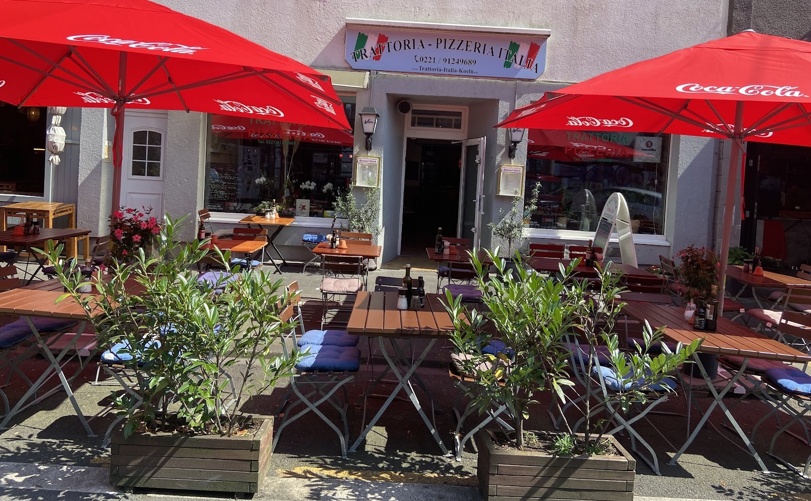 Trattoria Pizzeria Italia: the place