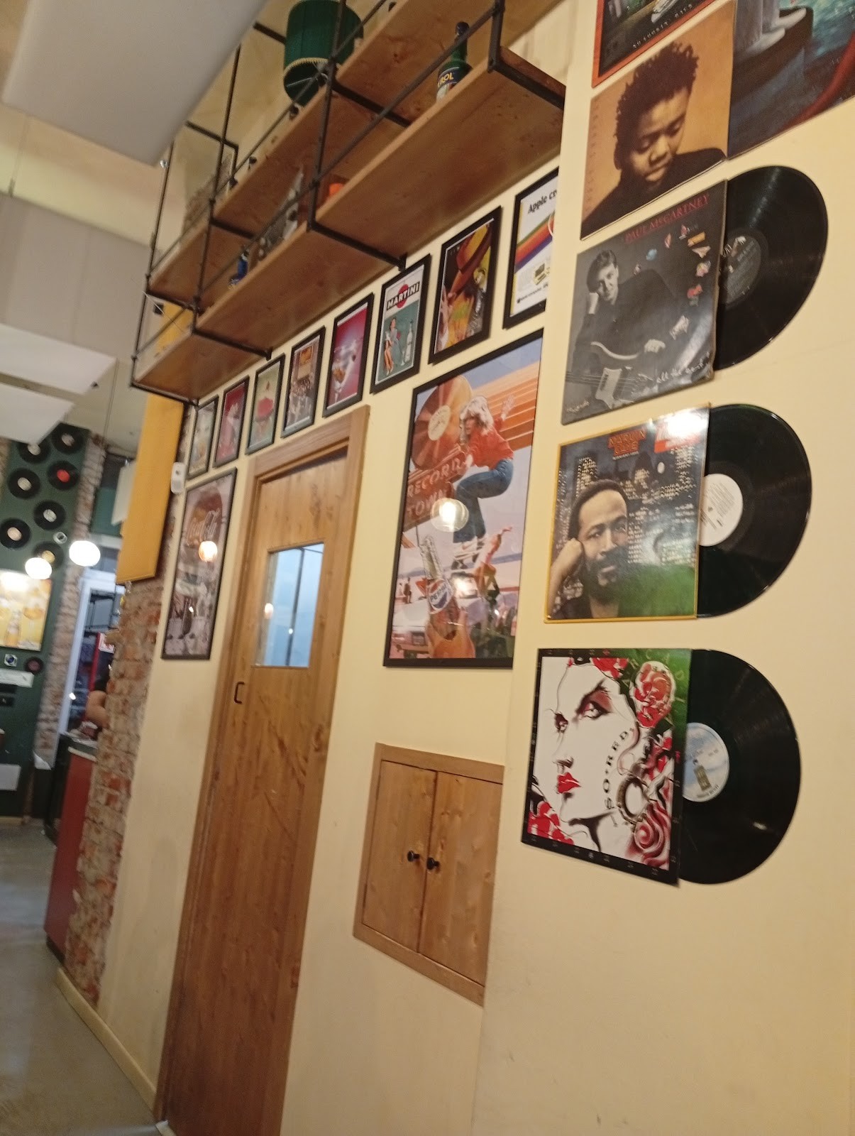 Glory POP (Via Correggio, Milano): the place