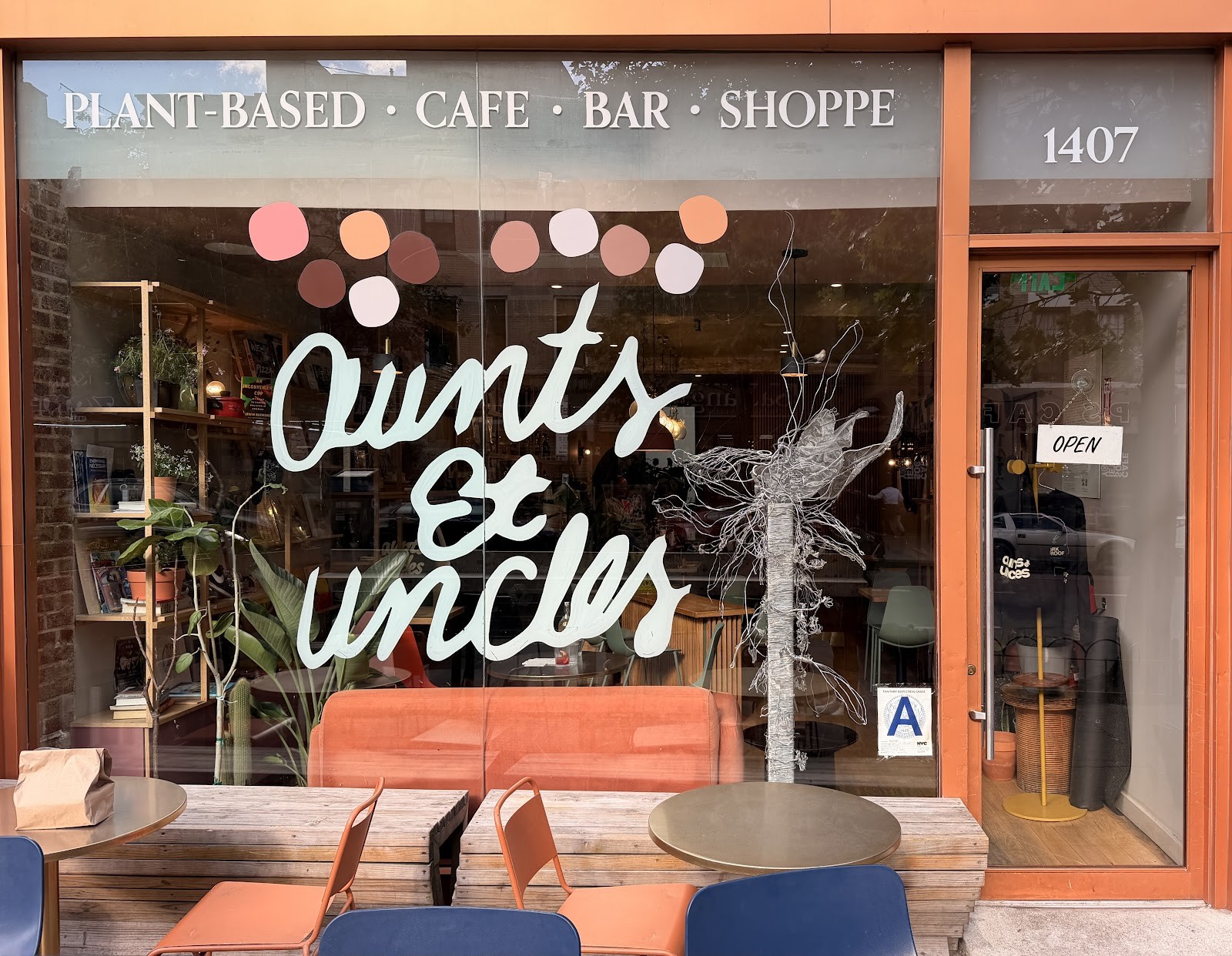 Aunts et Uncles: the place