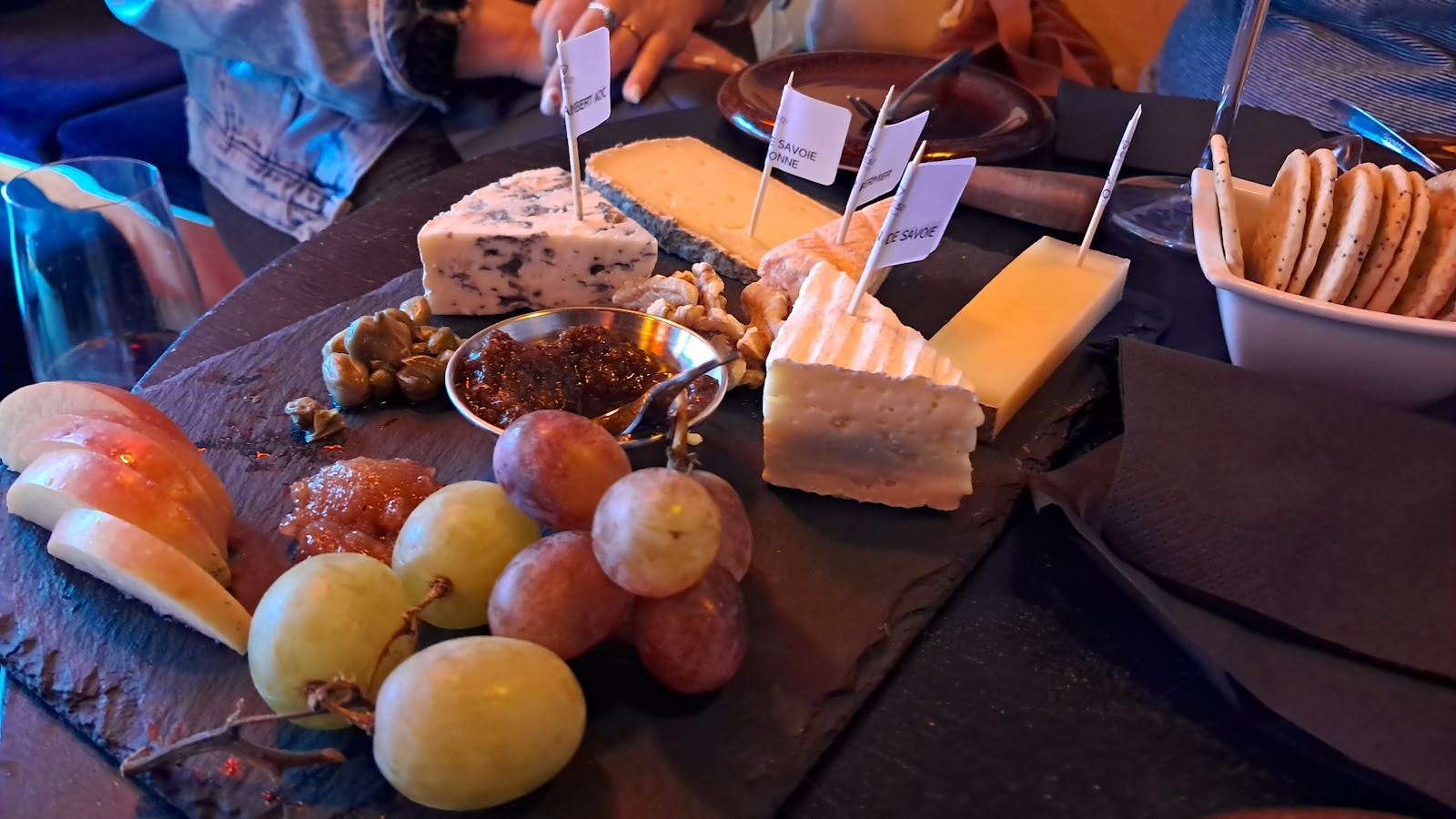 Cheddar Stirchley: food & drinks