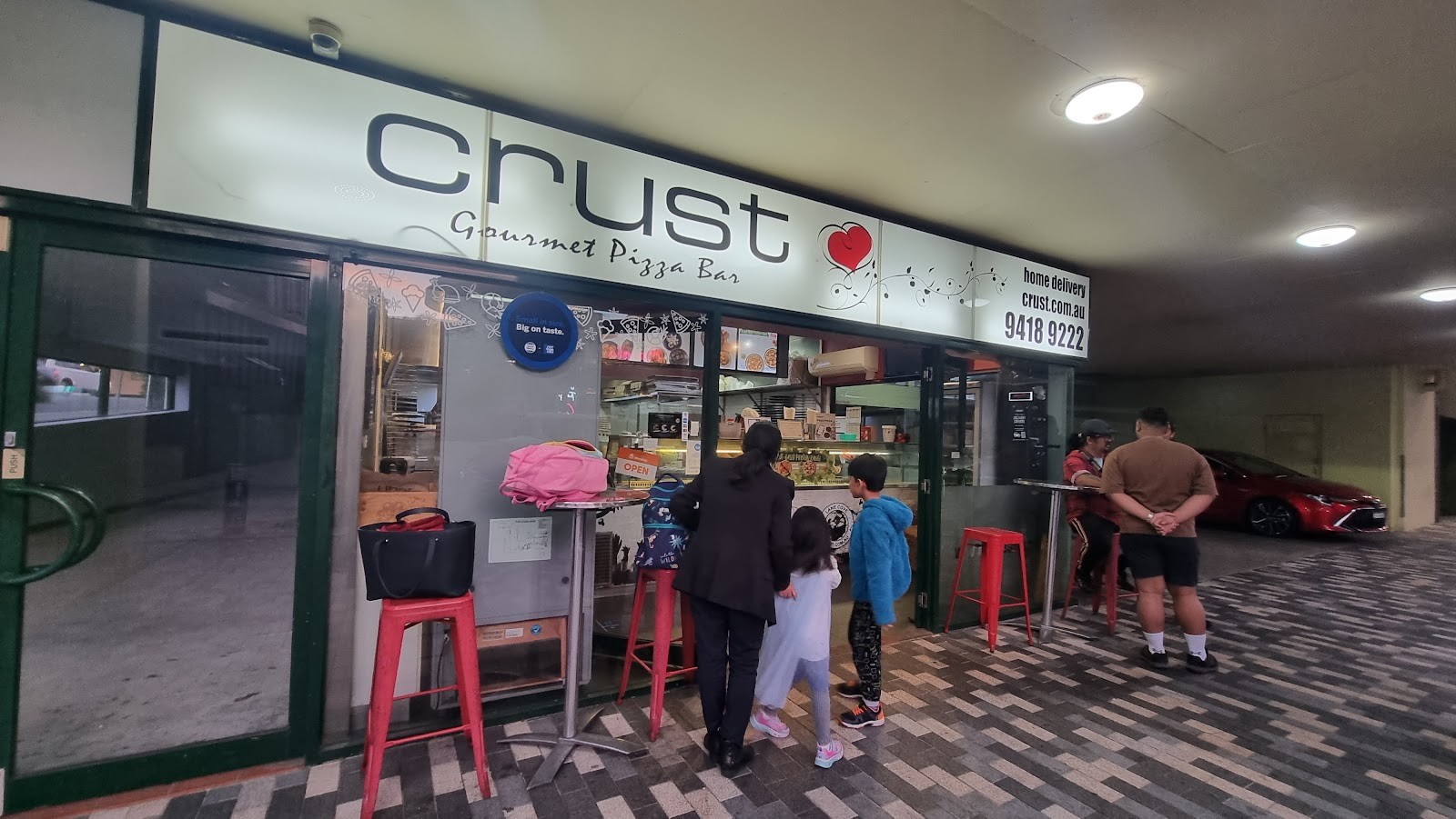 Crust Pizza Lane Cove: the place