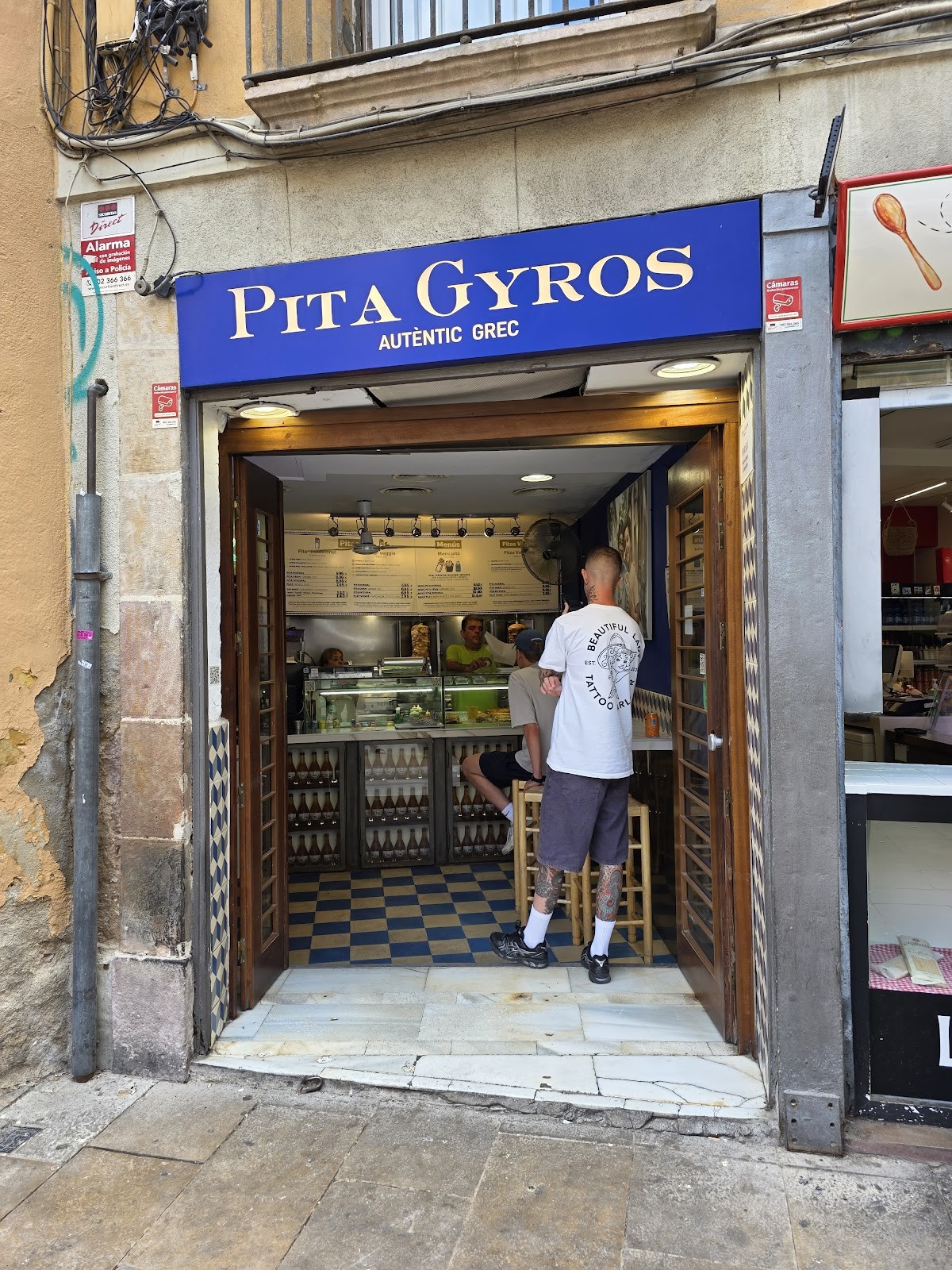 Pita Gyros Gòtic: the place