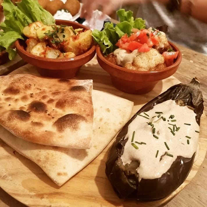 Santa y Pura Vegan Bar: food & drinks