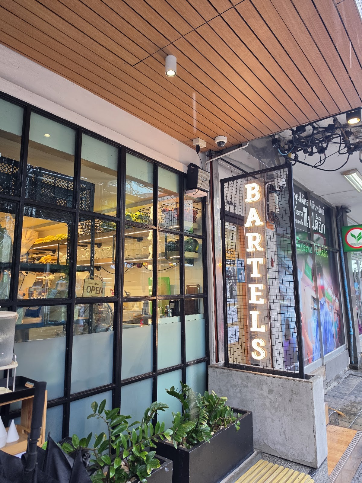 BARTELS Sathorn - Sourdough Sandwiches, Coffee & Juicery: the place