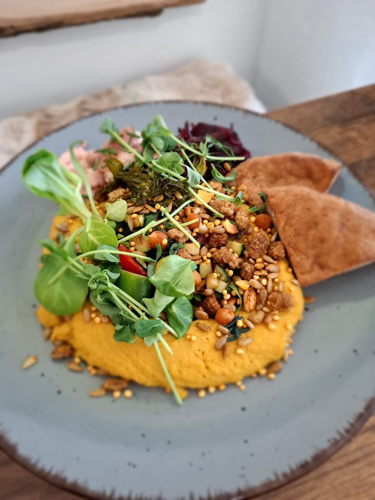 VIBE Superfood Bistro: food & drinks