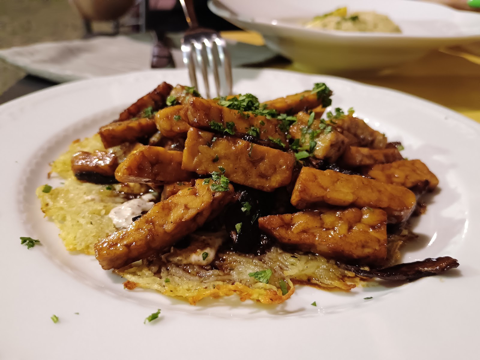 Mezzaluna: food & drinks