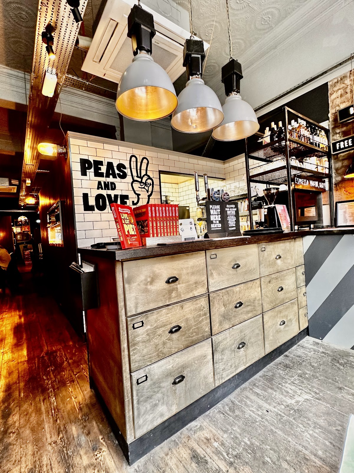 Pieminister Deansgate: the place
