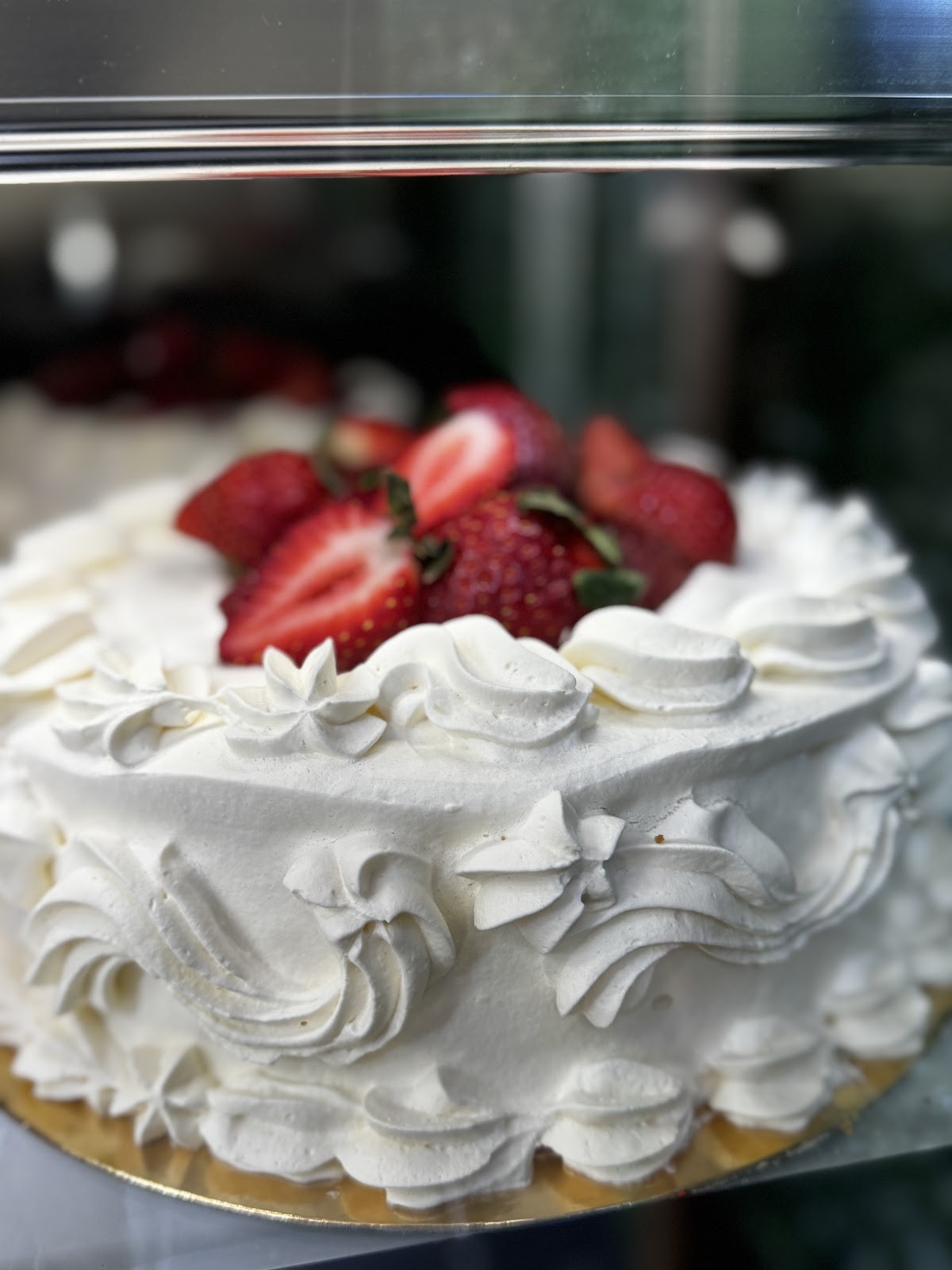 Glossy cakes: food & drinks