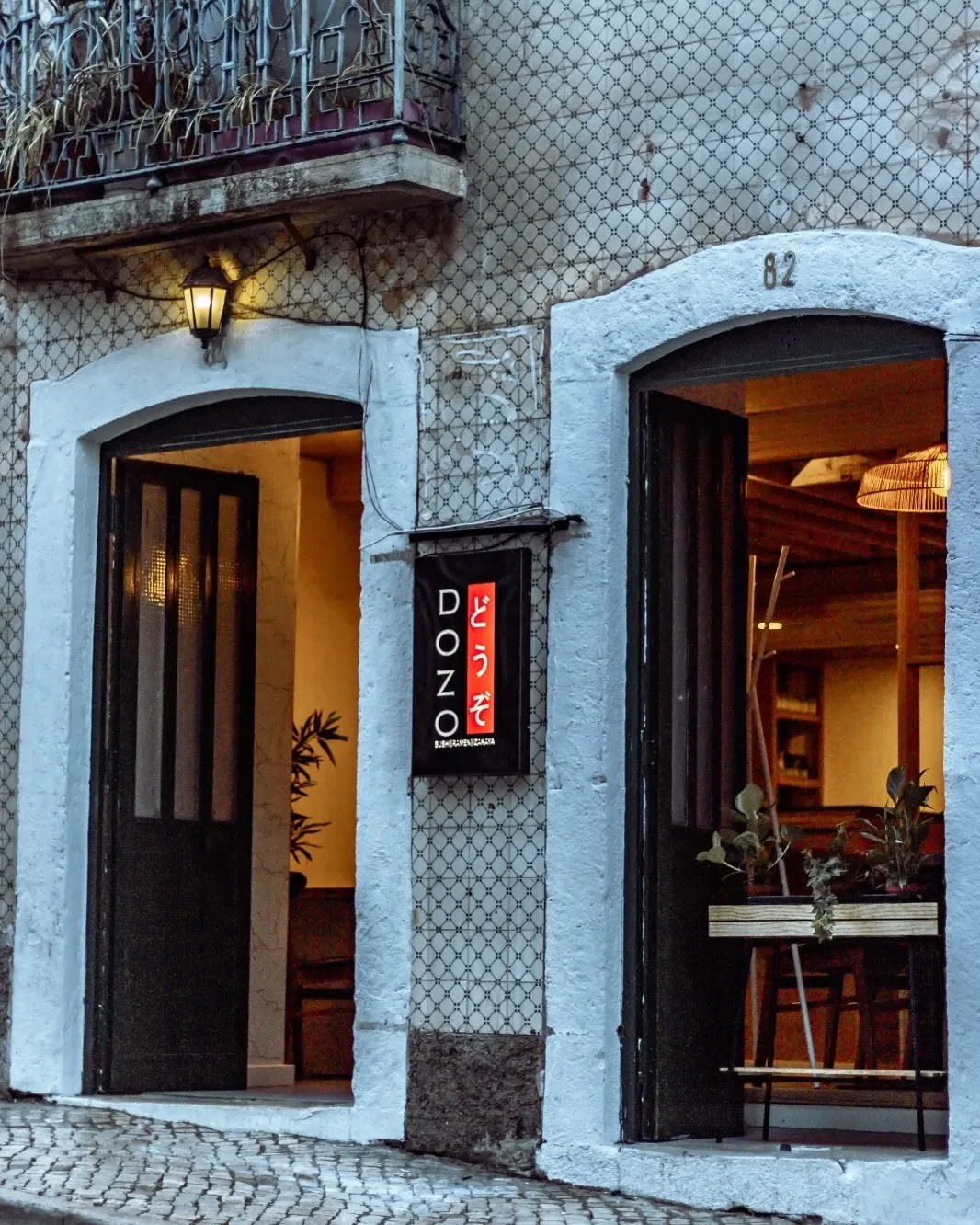 Dozo Sushi & Izakaya , Santos: the place