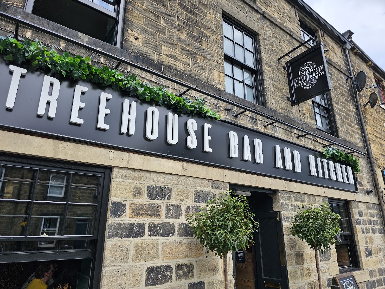 Treehouse Bar and Kitchen: the place
