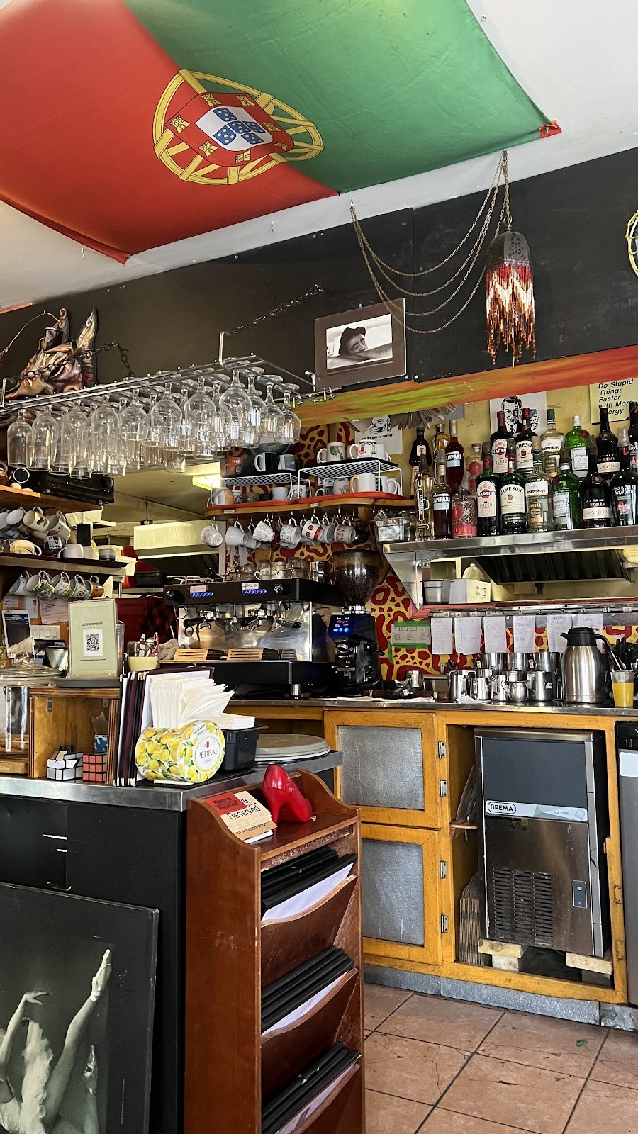 Chez José Café: the place