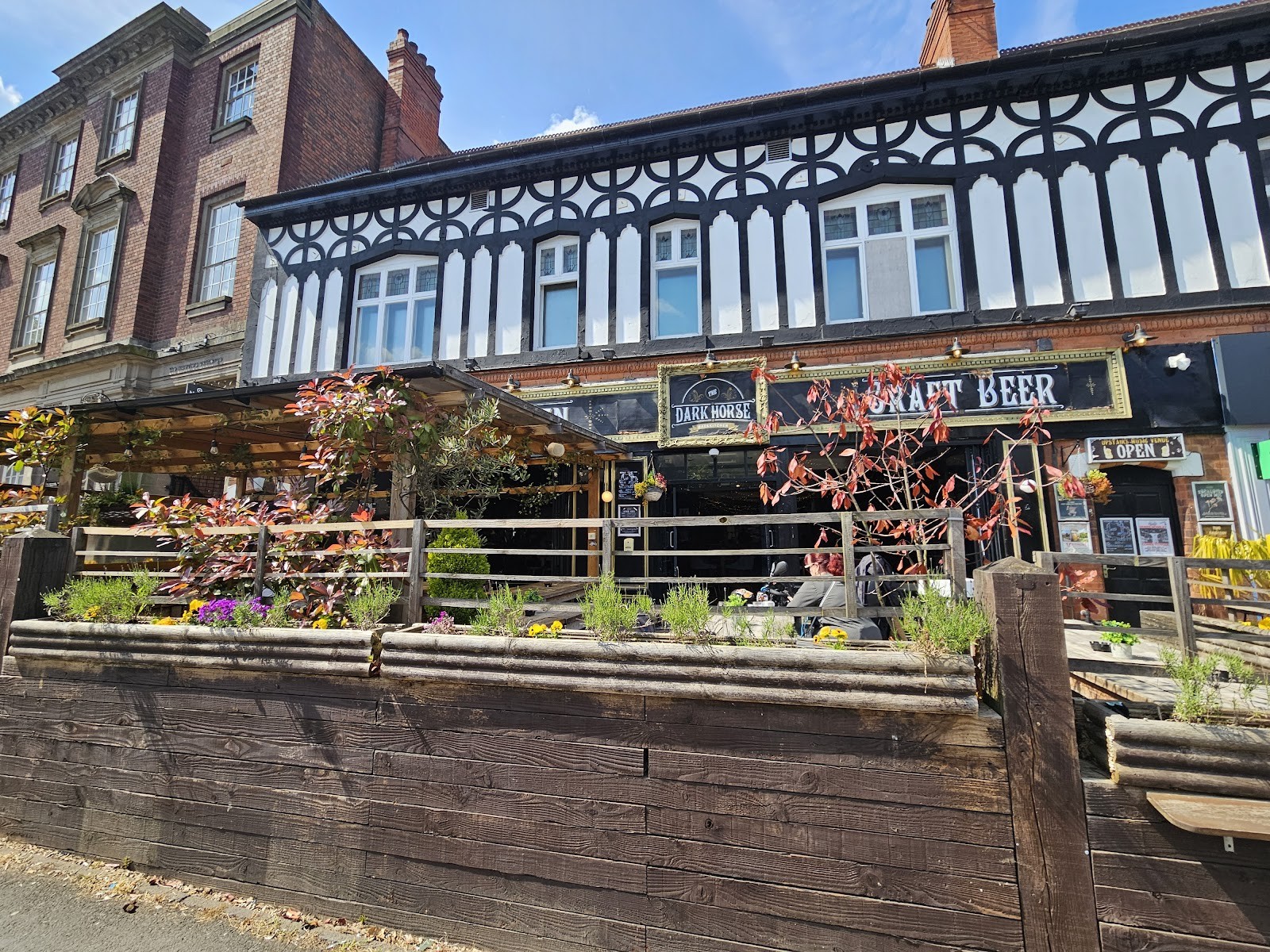 The Dark Horse: the place