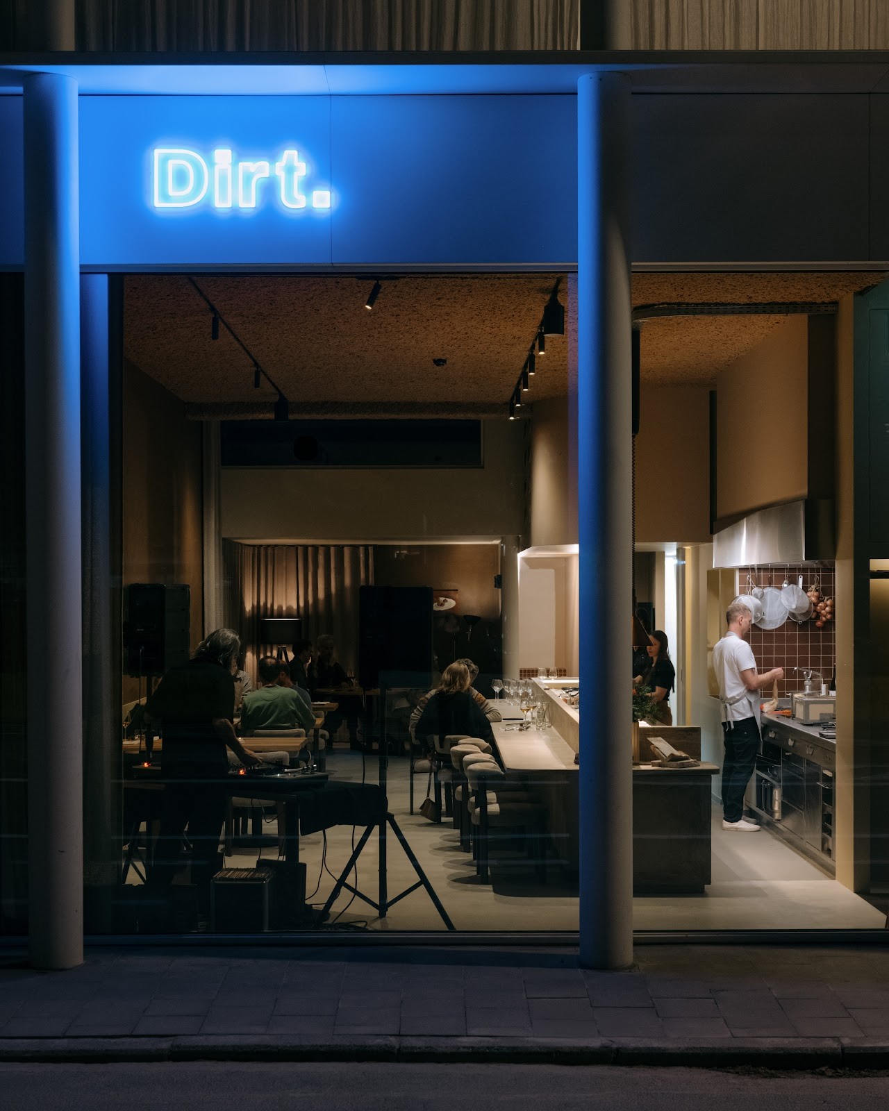 Dirt.restaurant: the place