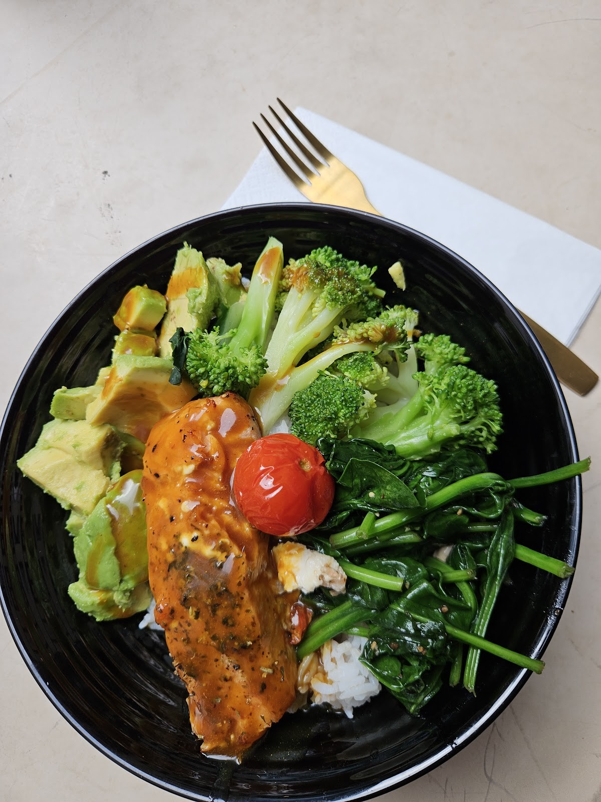 Roots Café und Deli by Heidi und Paul: food & drinks