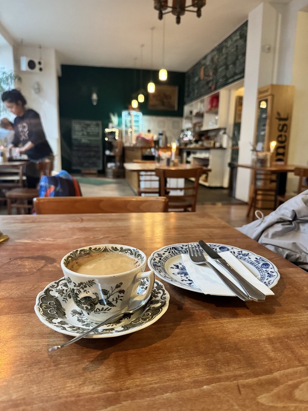 Café Fatma & Frieda | Kaffeespezialitäten | Selbstgemachter Kuchen | Frühstück | vegan & vegetarisch | Reuterkiez Berlin: photo 4