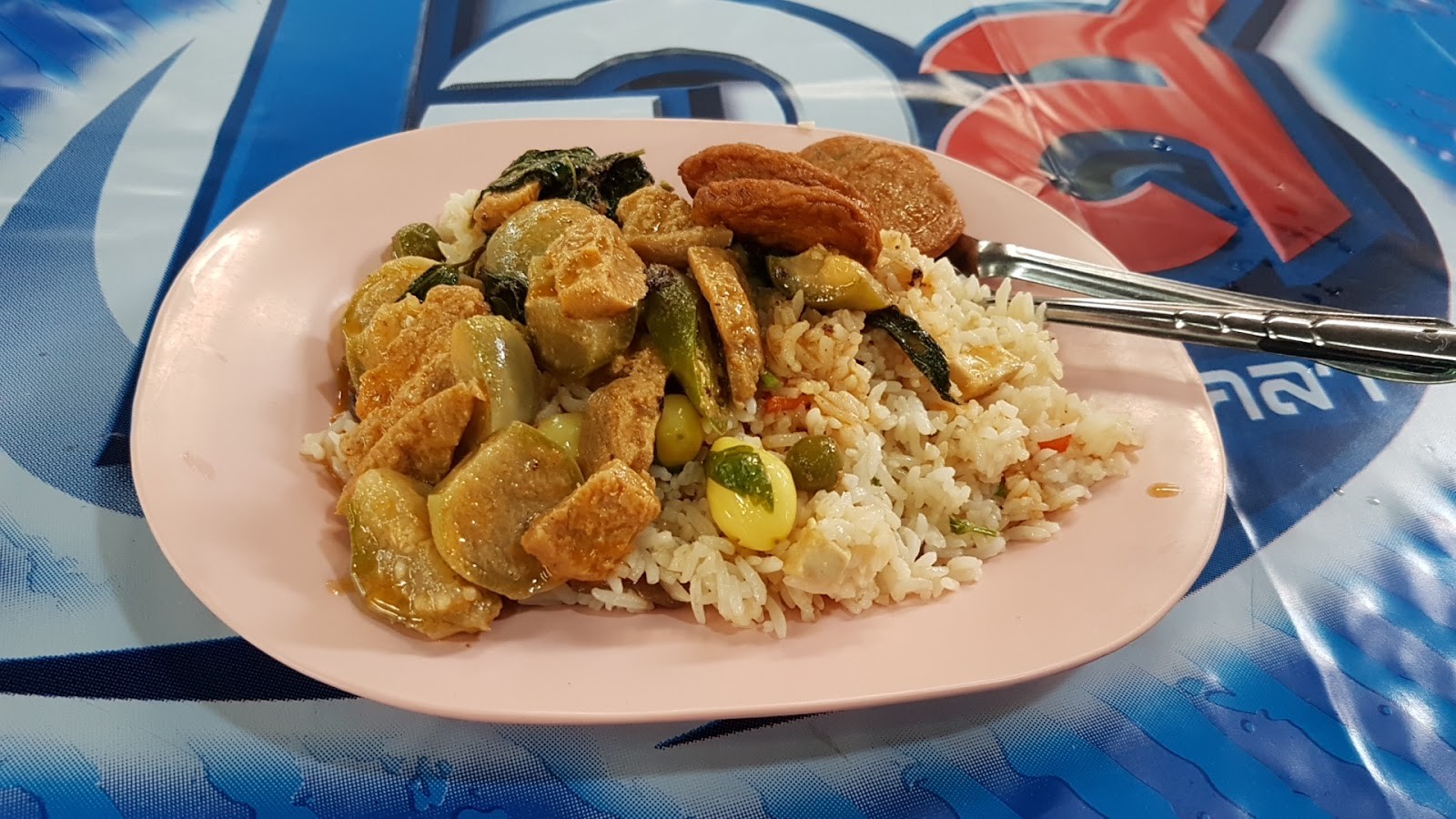 Chalawan Vegetarian Food: food & drinks