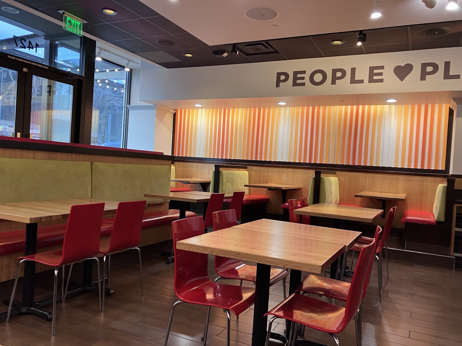 Veggie Grill - Downtown Seattle: the place