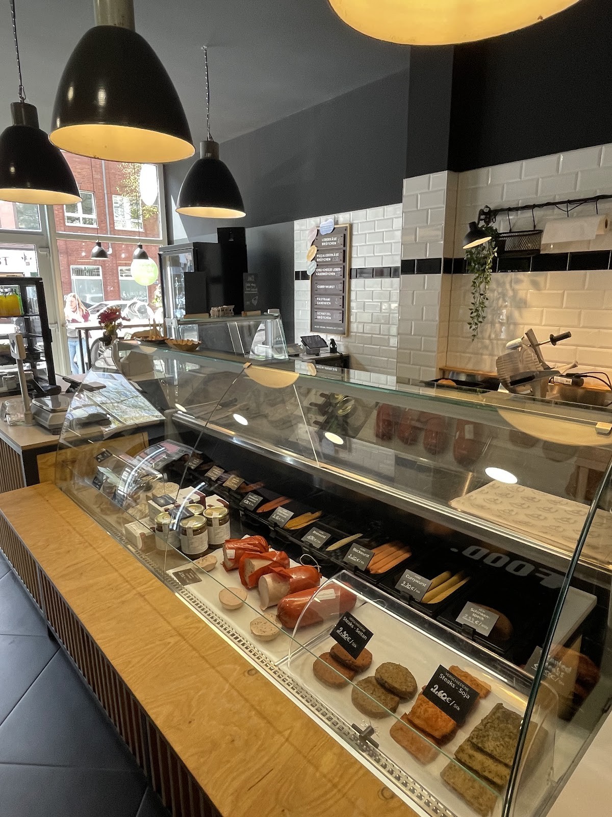 Die Vegane Fleischerei Köln - Lebensmittelhandel mit Frischetheke und Imbiss, Catering: the place