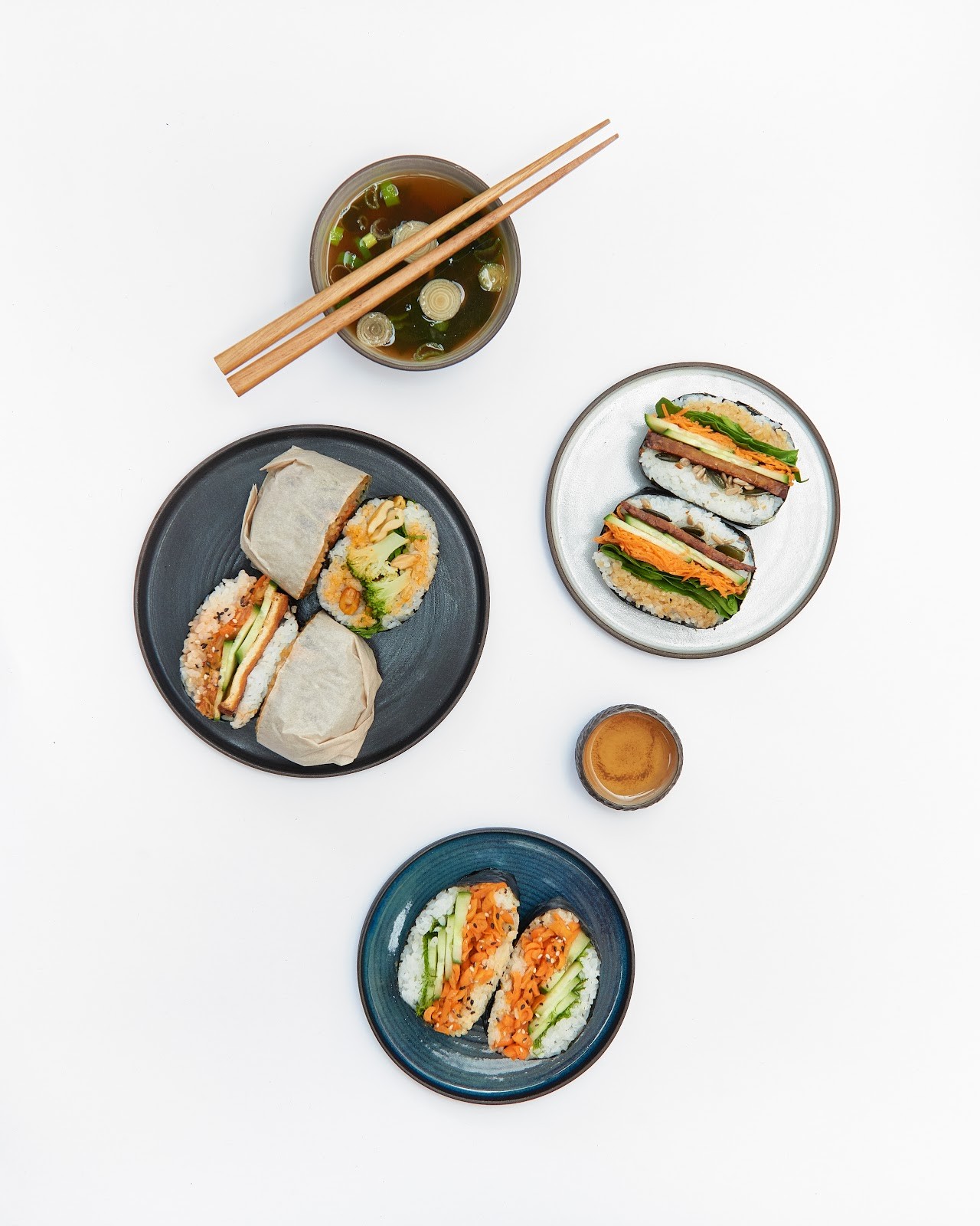 Onigirazu: food & drinks