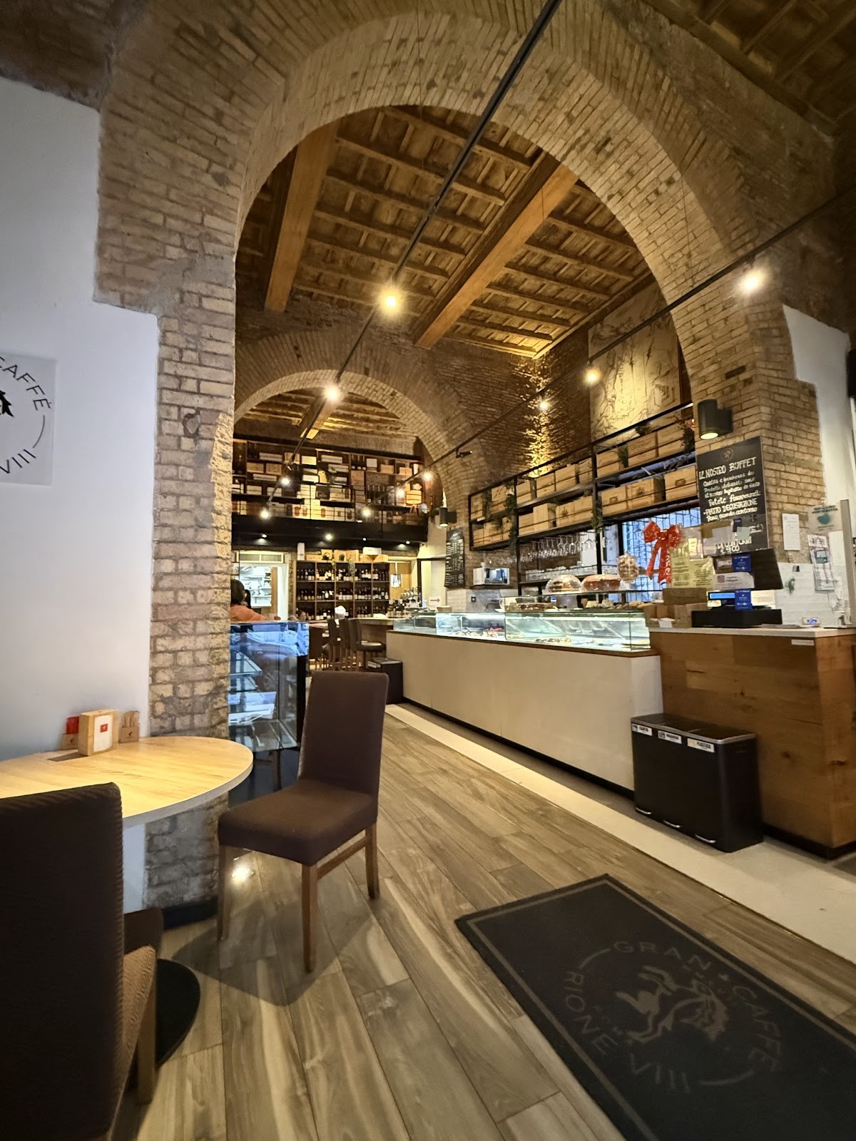 Gran Caffè Rione VIII: the place