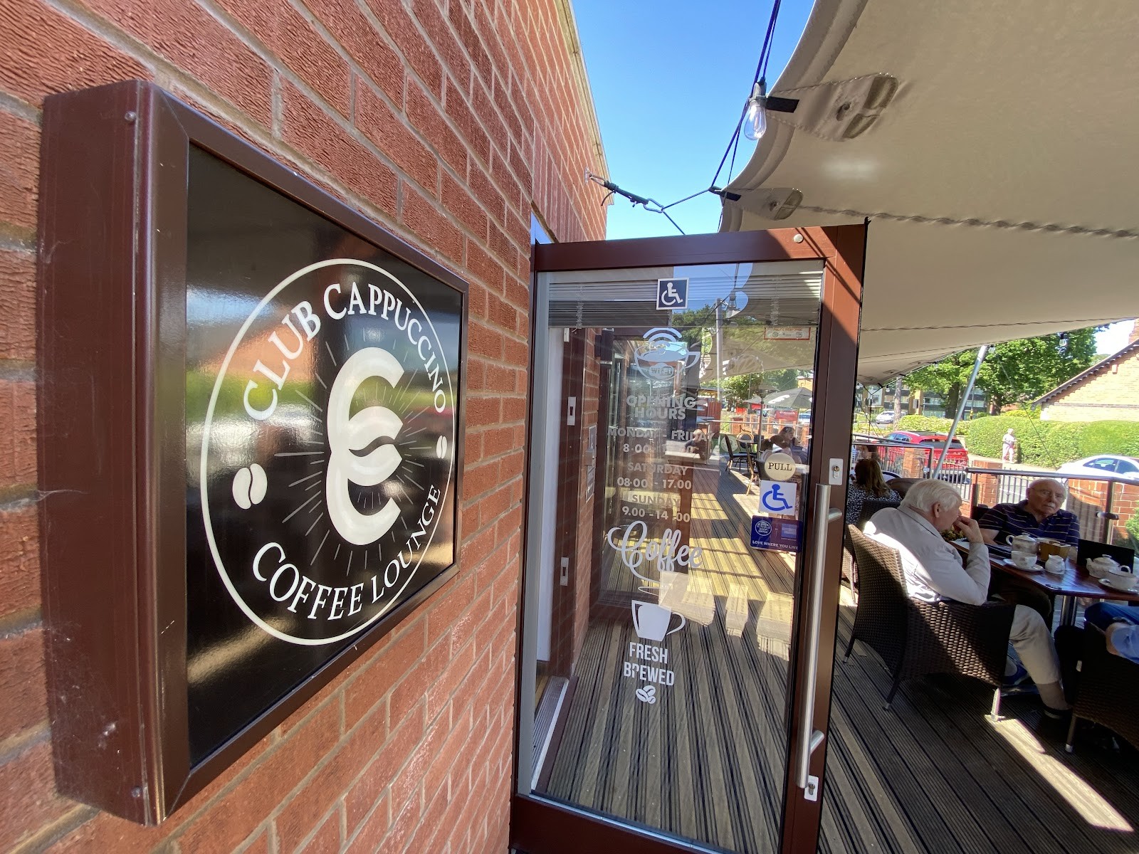 Club Cappuccino: the place