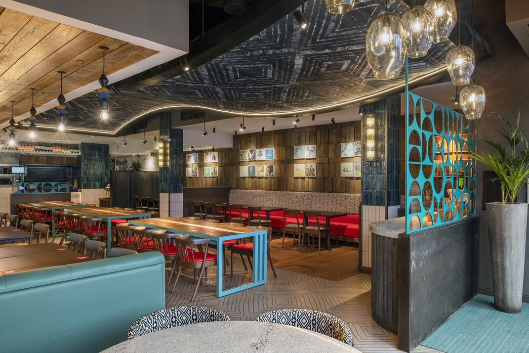 Nando's Cardiff - Mermaid Quay: the place
